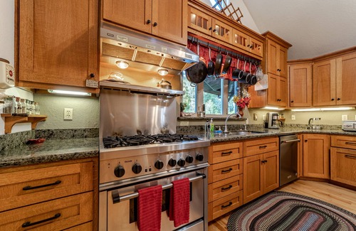Westhaven-Moonstone Casa | Private & Spacious *Hot Tub* In the Redwoods