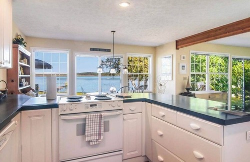 Arcadia Casa | Private, spacious lake house 3BR 2.5 bath, amazing sunsets, NEW listing!