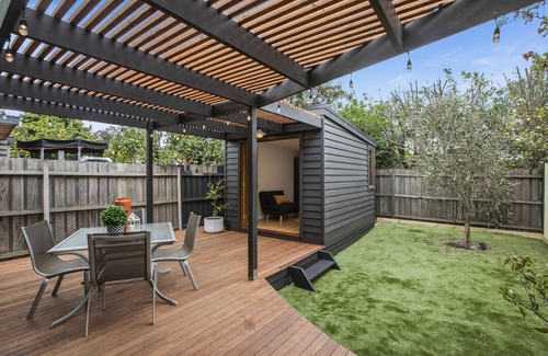 Yarraville Casa | Private, spacious & sun-filled, designed with your comfort in mind