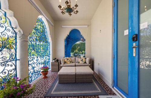 Sagrado Corazon Apartamento | Private Spanish-Balcony Studio in Santurce MM1