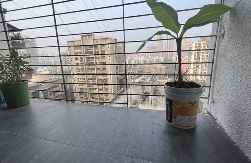 Andheri West Apartamento | private specious master bedroom with attached bathroom
