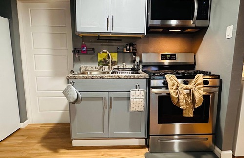 Irving Casa | Private Stay/Patio,Kitchen/parking/DFW