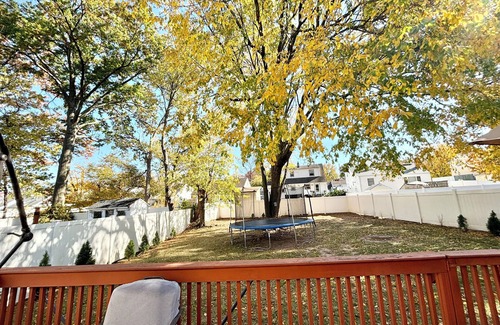 Colonia Casa | Private studio, Bedroom, living and bathroom, close to train to NY. Pet friendly