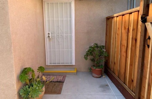 Castro Valley Casa | Private Studio/Downtown/Free Washer/Dryer/Fast Wi-Fi