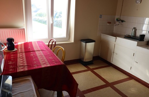Lanildut Apartamento | "Private studio – GR34 & sea at the end of the garden"