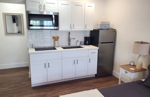 Delray Beach Apartamento | Private Studio located Close to Atlantic Blvd with everything you need