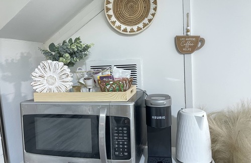 Roosevelt Casa | Private studio near Green Lake/Lightrail/I-5