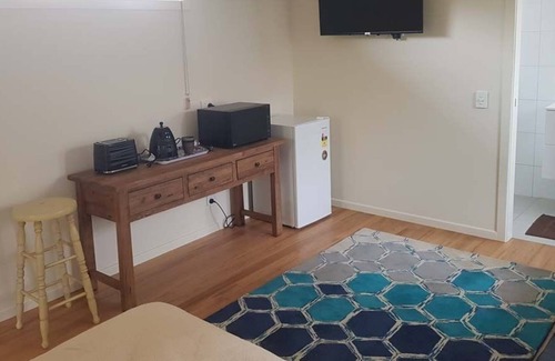 Mullumbimby Apartamento | Nuevo estudio privado: dos minutos a pie de la ciudad.
