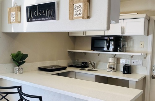 North Las Vegas Apartamento | Private Studio, own entry, kitchenette, full bath.