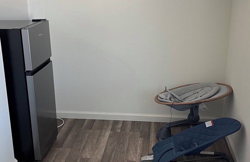 West Sacramento Apartamento | Private studio luxury sleeps 5 WiFi Min to DT Sac, Airport, UC Davis Med