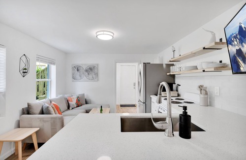 South Palm Park Neighborhood Association Apartamento | Private Studio w/ Fenced Yard Steps 2 Waterfront