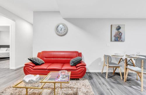 Southeast Calgary Apartamento | Private, Stylish and Peaceful 2BR Guest Suite