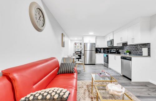Southeast Calgary Apartamento | Private, Stylish and Peaceful 2BR Guest Suite