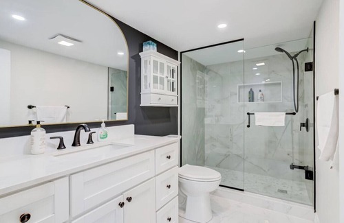 Burlington Casa | Private, Stylish, Large 1BR - Close to Everywhere