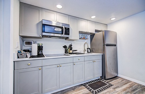 Ybor City Apartamento | Private Stylish Studio Apartment!!