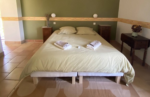Ponteves Cama Y Desayuno | Private suite in the heart of Provence