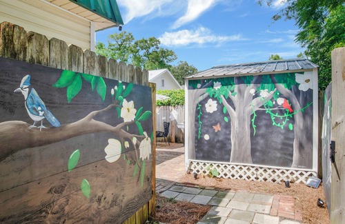 Warrington Cabaña | Private Suite & Patio. Minutes to Downtown & NAS Pensacola