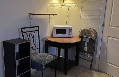 Navy Yard Casa | Private one bedroom w private bathroom including free laundry use