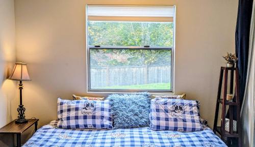 West Bellevue Casa | Private Suite with own entrance