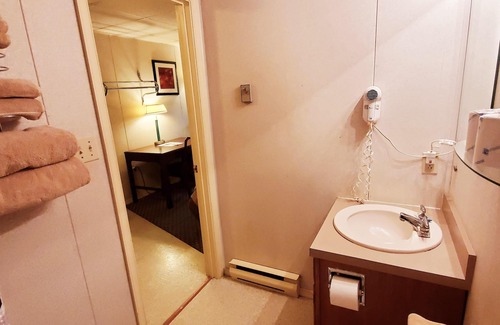 Montgomery Apartamento | Private Suite With Private Entrance and Private Bath