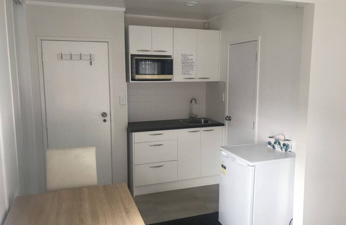 Somerville Apartamento | Private Suite with Private Kitchen, Bathroom & Access
