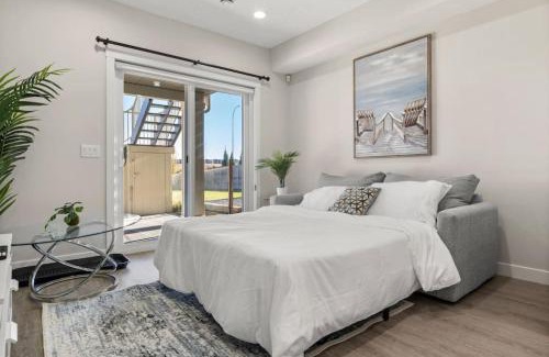 Sage Hill Apartamento | Private Suite with Queen Bed, Queen Sofa Bed, Netflix, Patio, Sleeps 4