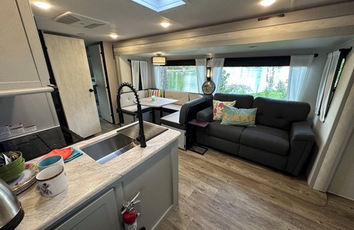 Rockwell Casa | ¡NUEVO! Casa de campo - Gran Lake Point privado con rampa para embarcaciones / muelle. Se admiten mascotas: sin tarifa de mascota