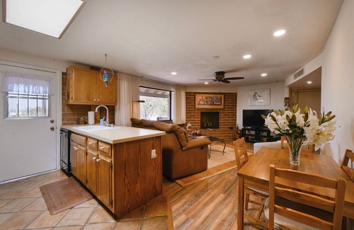 Suffolk Hills Casa | Private SW Guesthouse- NW Casas Adobes