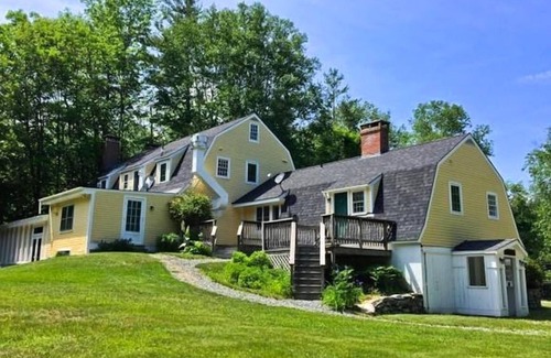 Londonderry Casa | Casa de campo histórica, 8 chimeneas, 5 baños de spa, taberna, jacuzzi, terraza acristalada, minutos de Bromley, Stratt