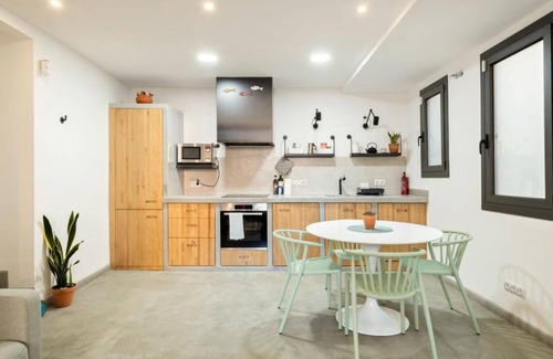 El Poble-sec Apartamento | Private Terrace Dishwasher 3 Bedrooms