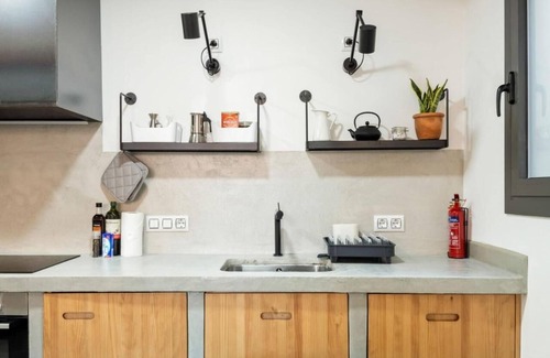 El Poble-sec Apartamento | Private Terrace Dishwasher 3 Bedrooms
