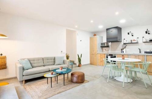 El Poble-sec Apartamento | Private Terrace Dishwasher 3 Bedrooms