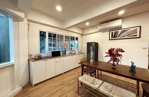 Chakkrawat Apartamento | Private Full-Floor Spacious 5BR in China Town