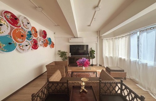 Chakkrawat Apartamento | Private Full-Floor Spacious 5BR in China Town