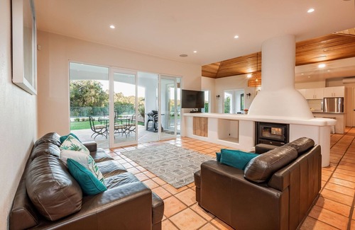 Dunsborough Casa | PRIVATE & TRANQUIL ESCAPE OFFERING DREAMY ‘HACIENDA’ RESORT STYLE LIVING
