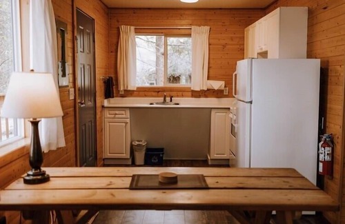 Regional District of Nanaimo Cabina | Private two-bedroom cottage with an ocean view