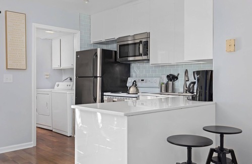 Carrboro Casa | Private UNC Townhome w/ Parking, 2 Bedrooms, Sleeps 6, w/ Beautiful Garden!