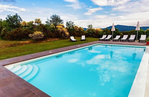 Pieve di Chio Villa | Preciosa casa de vacaciones privada con jacuzzi, piscina privada, A/C, WIFI, TV, cerca de Arezzo