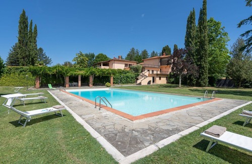 Vicchio Villa | Casa de vacaciones privada con sauna, WIFI, piscina privada, jacuzzi, TV, patio, vista panorámica