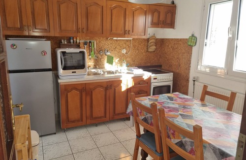Nea Iraklia Casa | Private vacation home by the sea with a beautiful garden in a quiet location