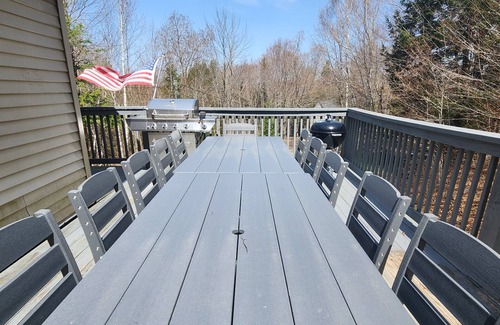 Campton Casa | Private Vacation Home in the White Mountains (DC26E)
