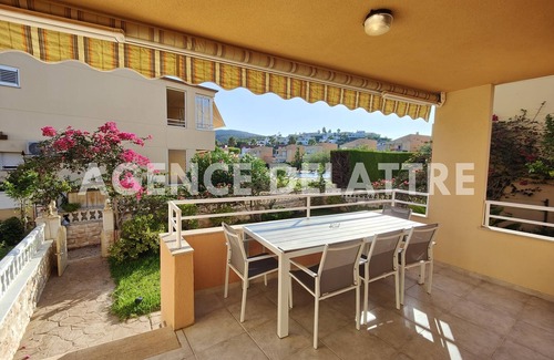 Peñíscola Chalet De Esquí | Villa privada con barbacoa , 3 habitaciones , 2 baños, piscina común con jacuzzi