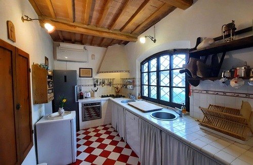 San Giovanni d'Asso Villa | Casa de vacaciones privada con WIFI, A/C, piscina privada, TV, terraza, cerca de Montalcino