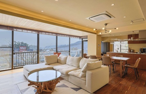Atami Villa | Private villa for up to 10 people with a panoramic view of Atami in front of you