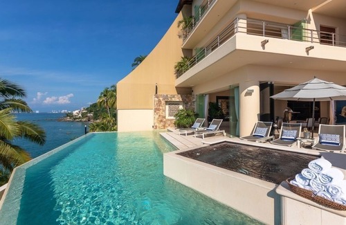 Mayto Villa | Private villa in Puerto Vallarta with beach access and, infinity pool and views