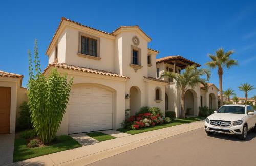 Los Cabos Villa | Private Villa in Cabo with Garden, Hot Tub & Medano Beach just 10 min away