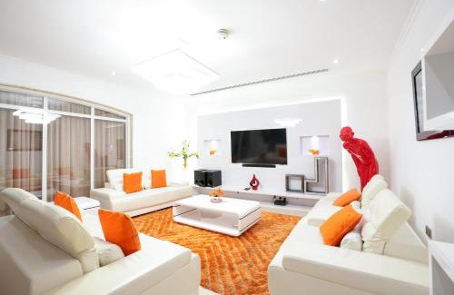 Jumeirah Park Villa | Private villa in Dubai with swimming pool and huge garden