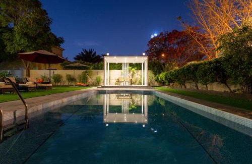 Jumeirah Park Villa | Private villa in Dubai with swimming pool and huge garden