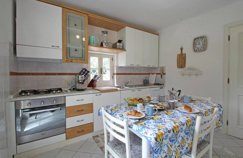 Poveromo Villa | Villa en Marina Dei Ronchi con 4 habitaciones, capacidad 8