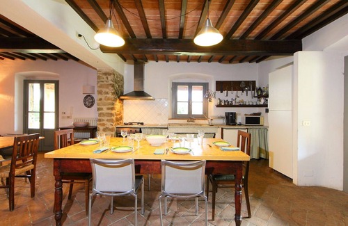 Civitella in Val di Chiana Villa | Maravillosa casa de vacaciones privada con WIFI, piscina privada, TV, balcón, cerca de Arezzo